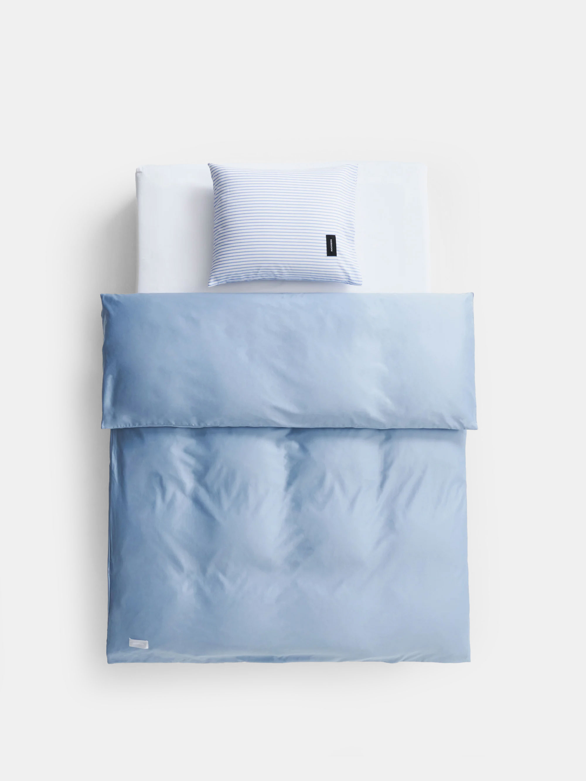 34907 3faaade7dc 34604 80c0169705 Magniberg Duvet Pure Sateen Haze Blue 057354813 Zoom Portrait
