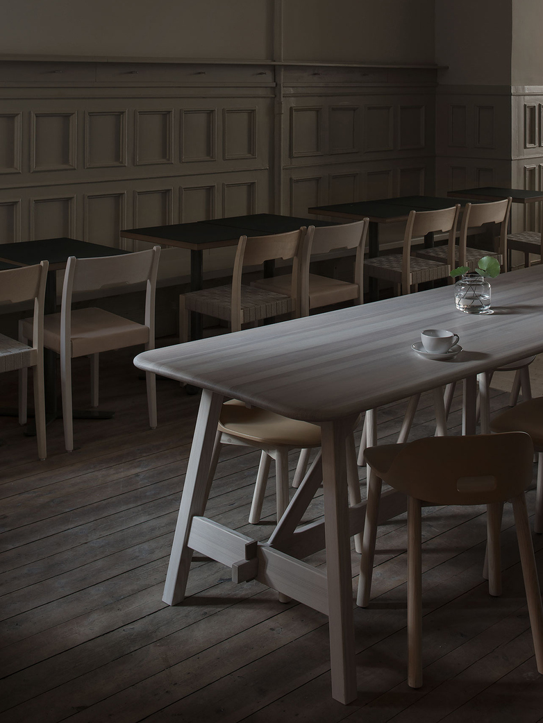 Landala Dining Table - Oak