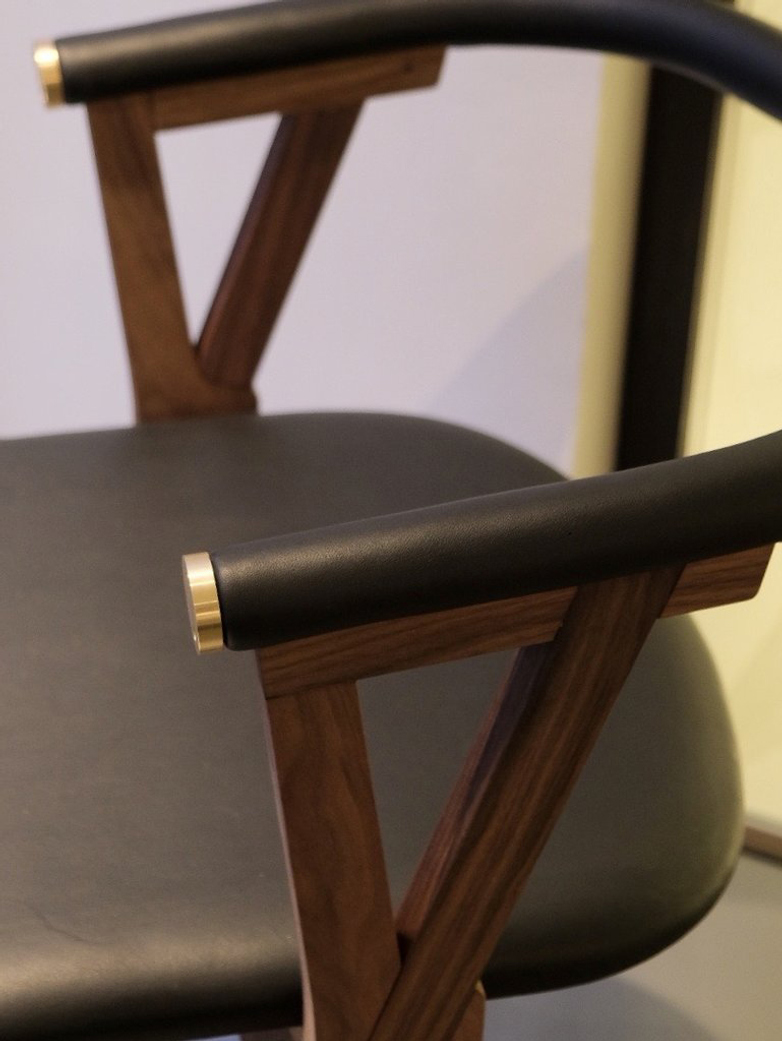 NEB Chair 03 - Walnut/Black Leather