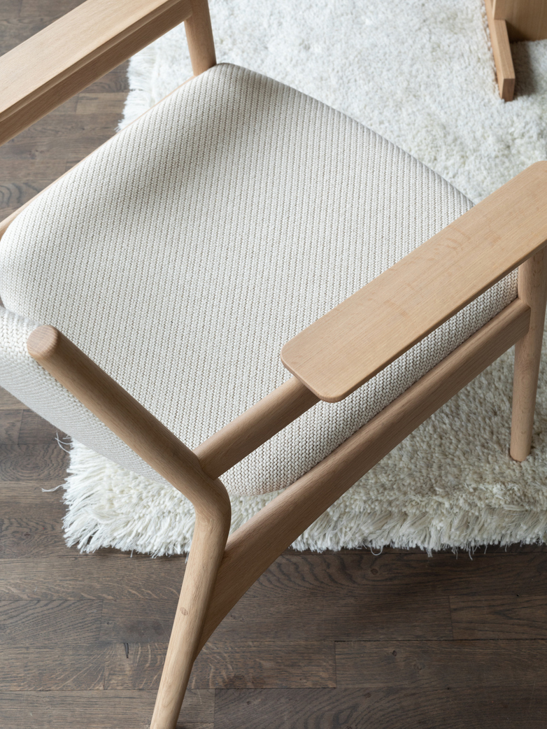 N-LC01 Armchair