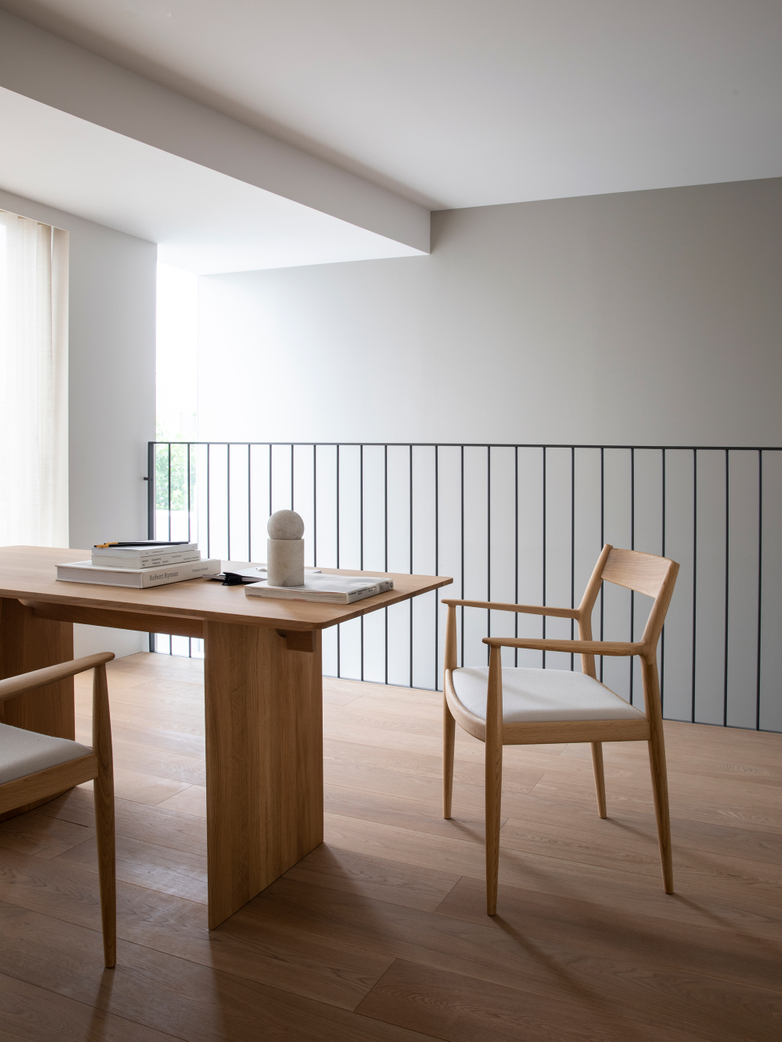 N-DT01 Table - Oak