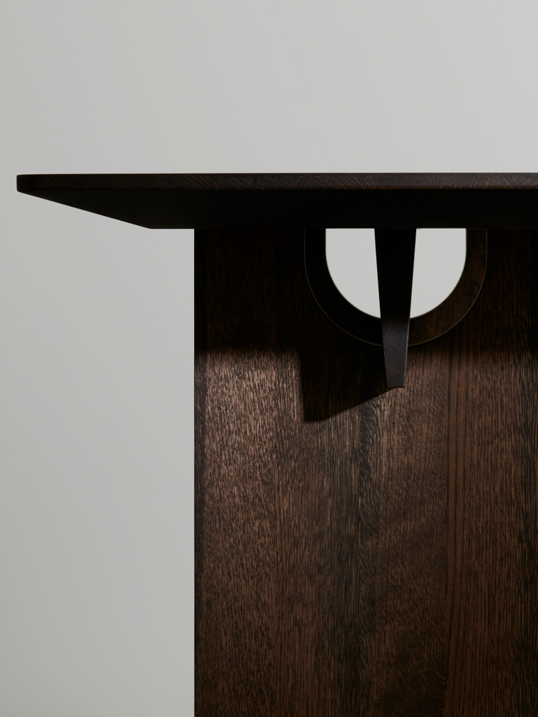 N-DT01 Table - Smoked Oak