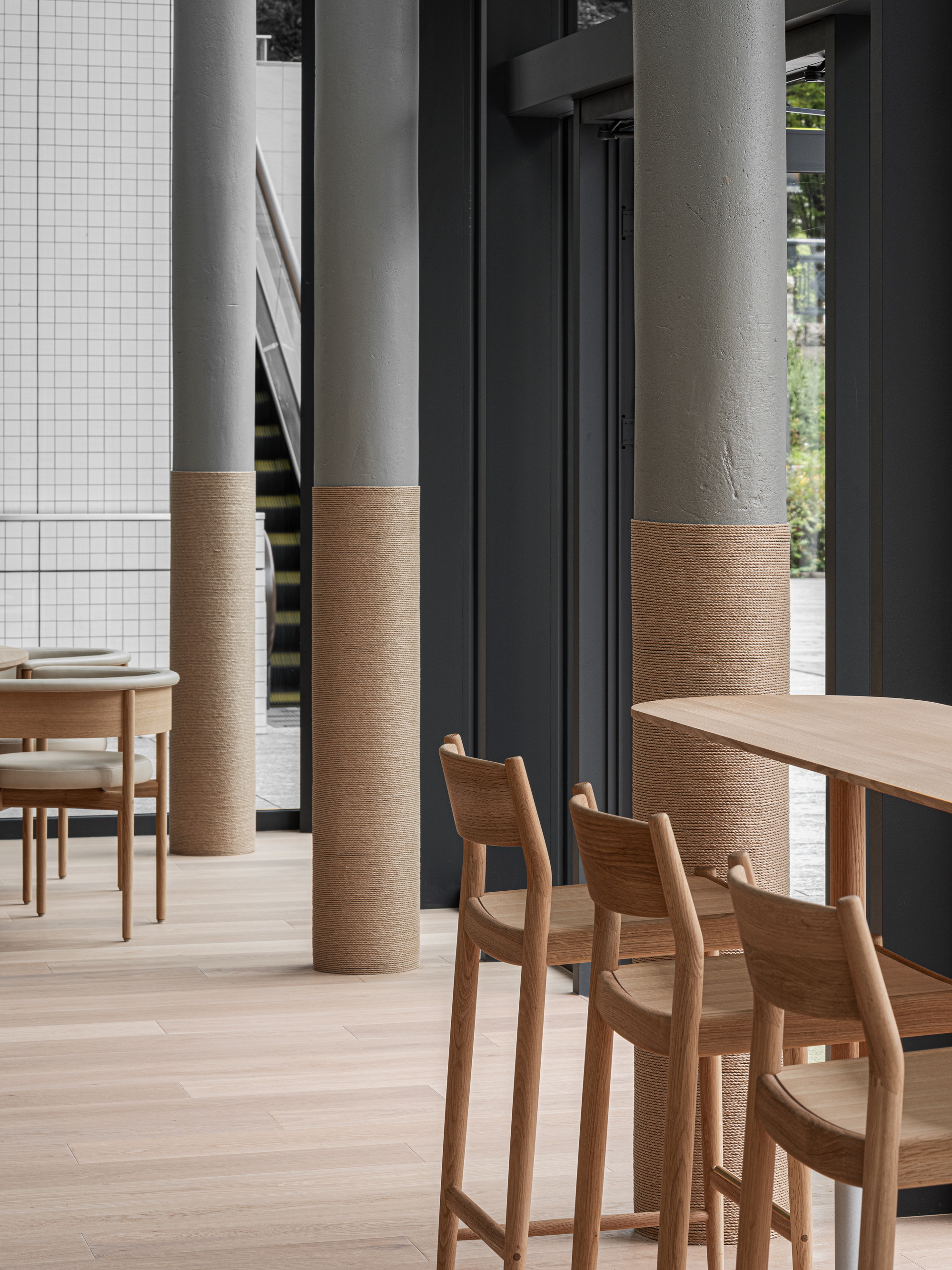 35750 6fdbbe436b Blue Bottle Coffee Minatomirai Cafe 018 Portrait