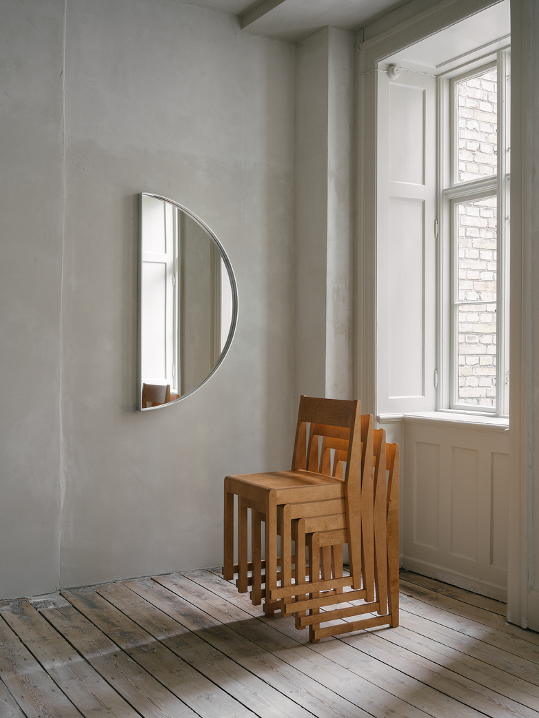 Chair 01 - Warm Brown Wood