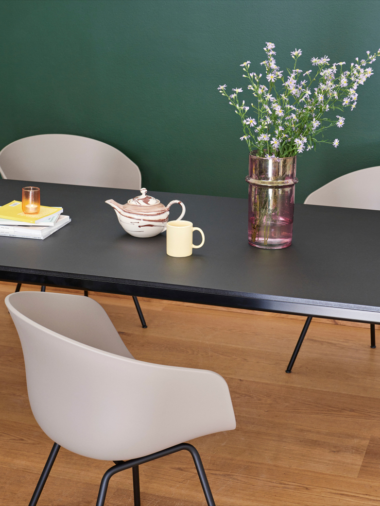 T12 Black