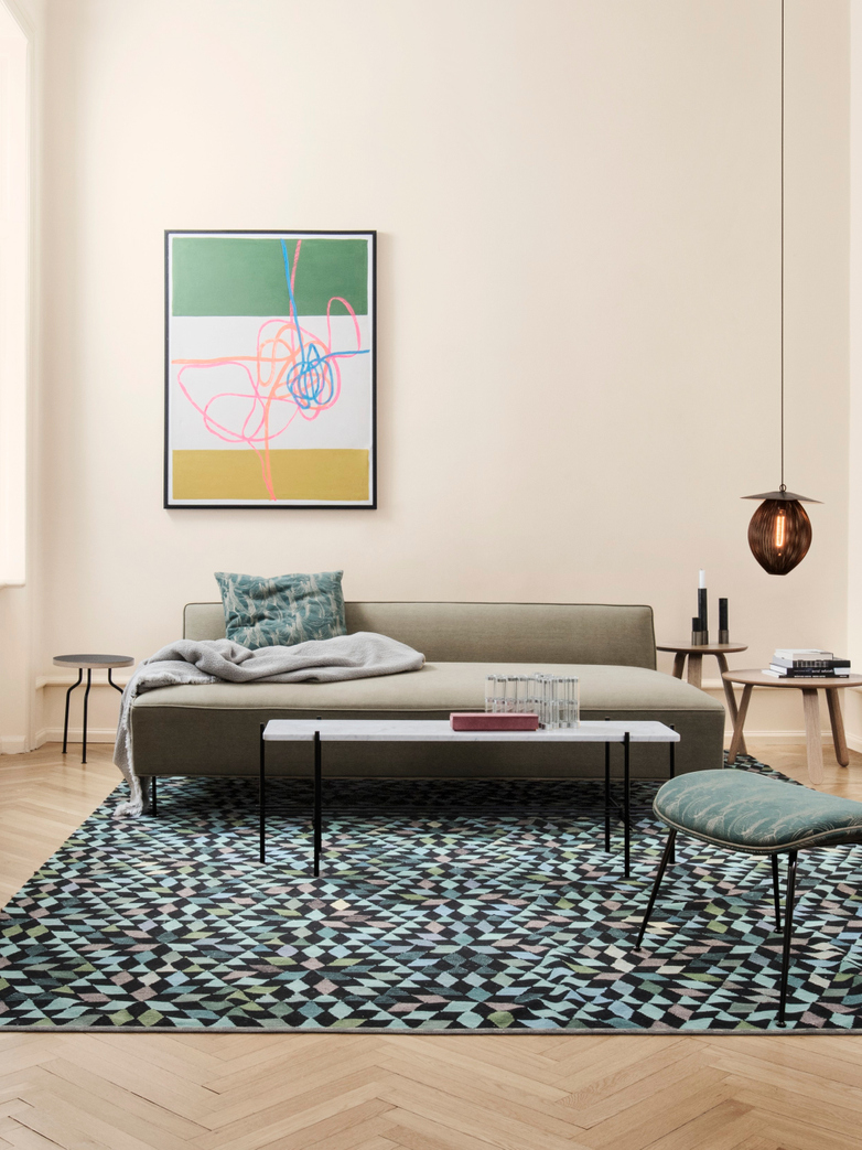 Modern Line Daybed
