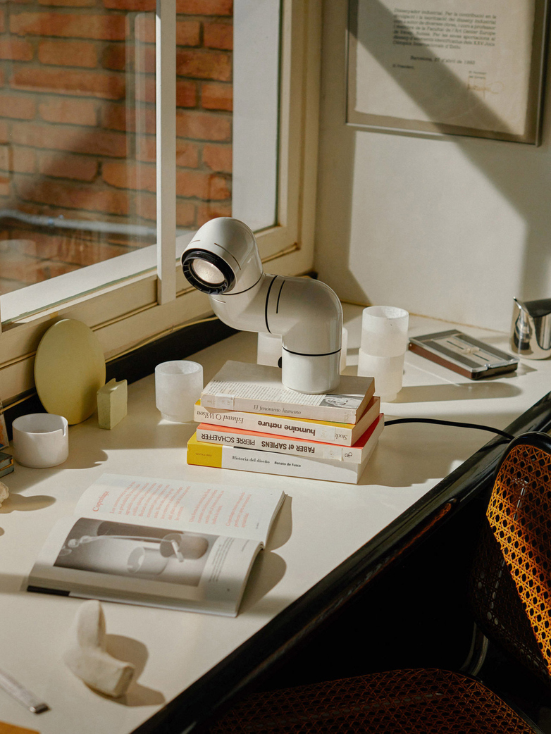 Tatu Table Lamp - White