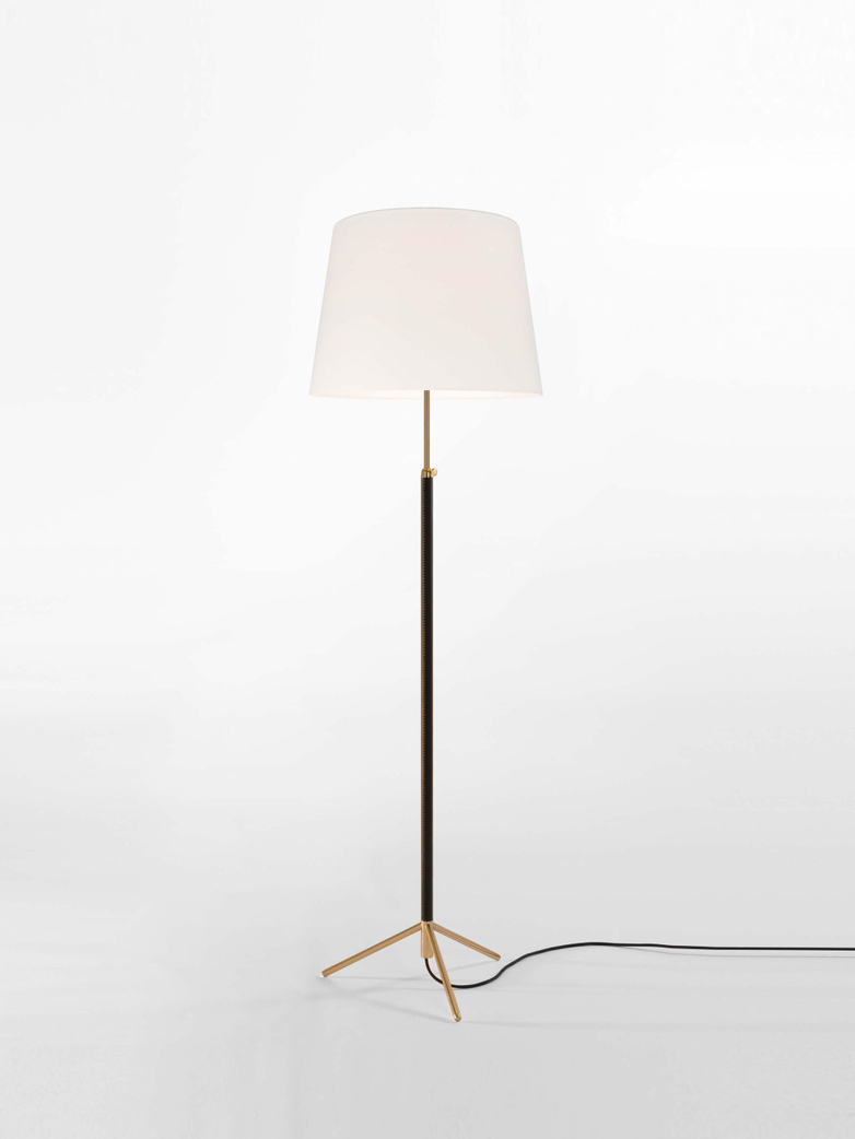 Pie De Salón G1 Floor Lamp - Brass/White Linen