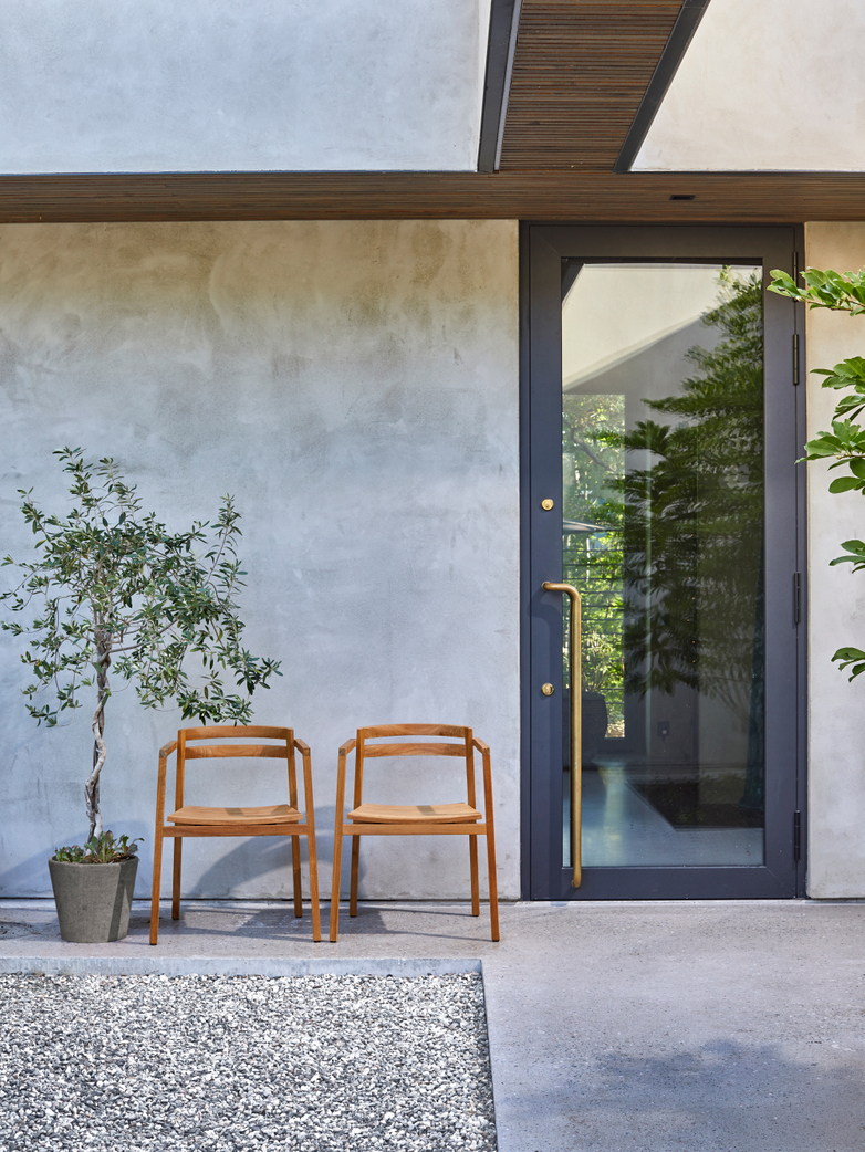 Oxnö Armchair