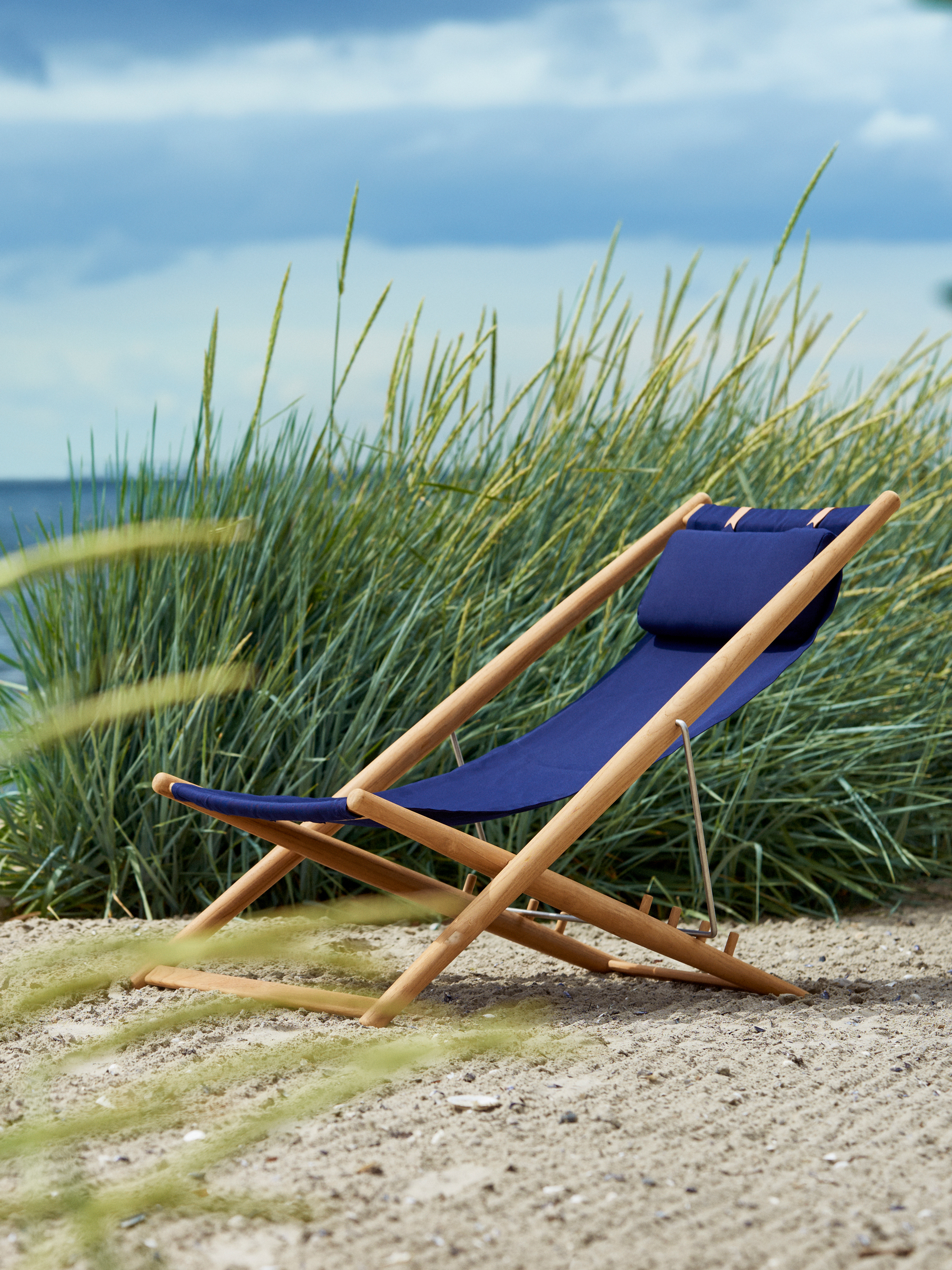 37009 Cb4e06ddcf H55 Teak Navy Blue Sunbrella Portrait