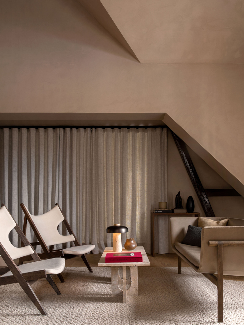 Androgyne Lounge Table - Kunis Breccia Stone