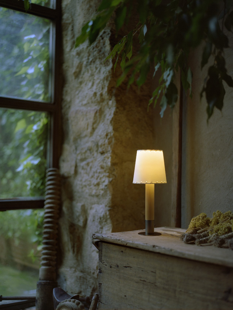 Básica Mínima - Table Lamp