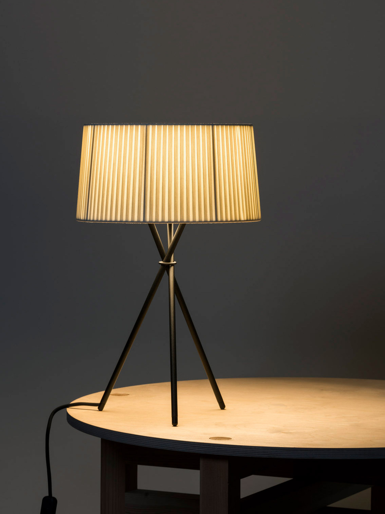Trípode M3 Table Lamp