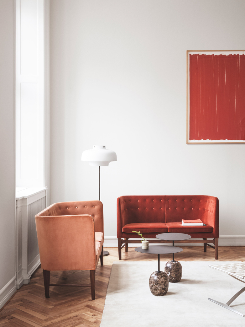 Mayor AJ6 Sofa - Walnut - Velvet Clay