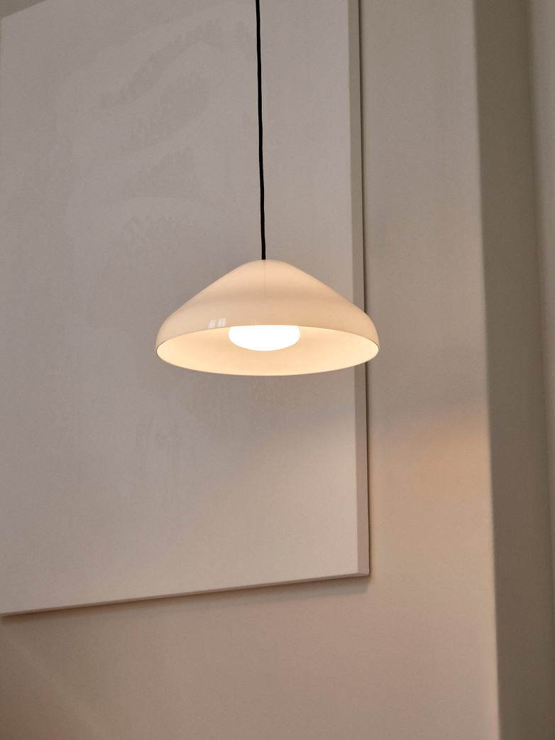 Pao Steel Pendant 35 cm - White Opal