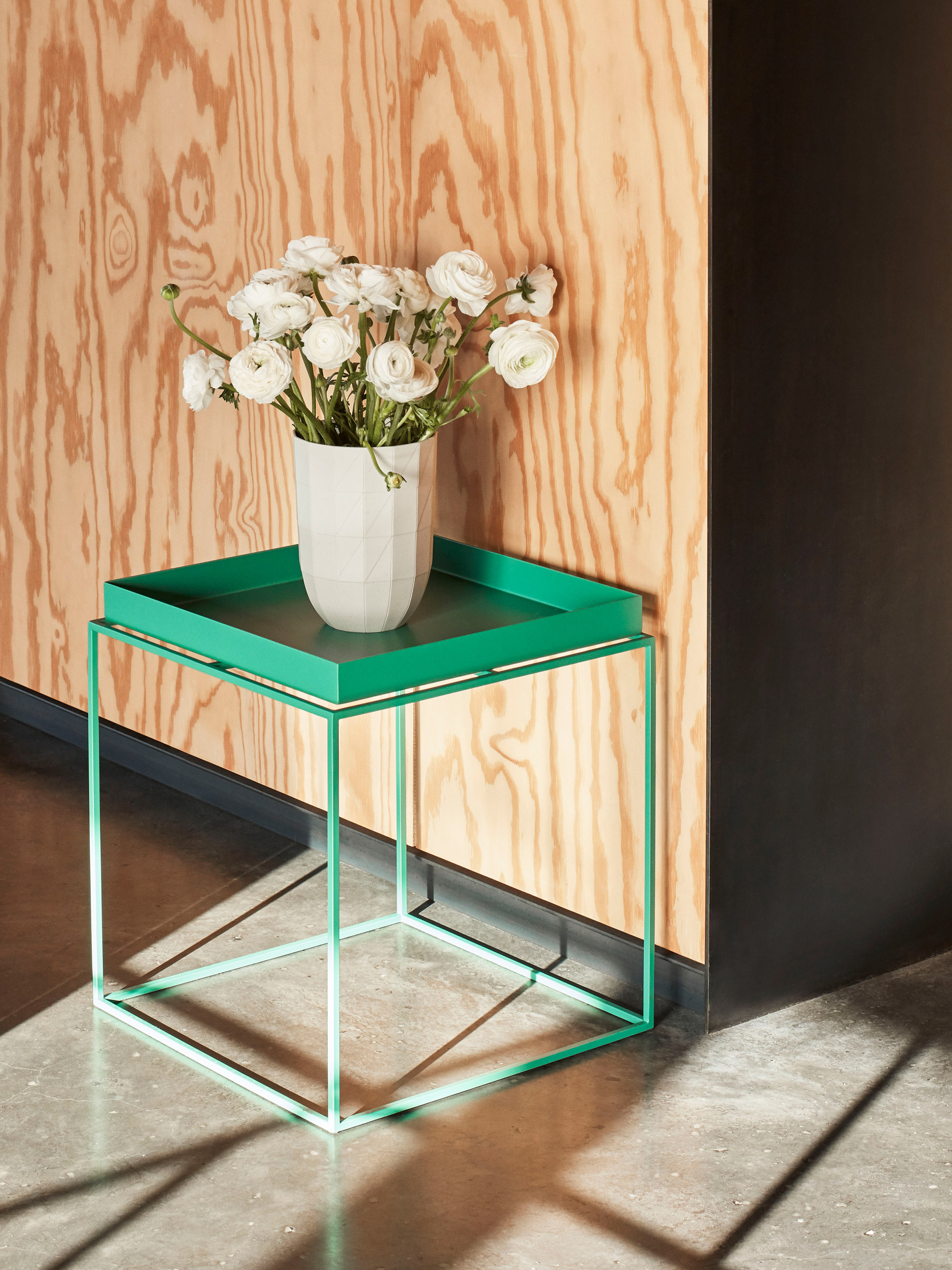 Hay — Tray Table Medium - Peppermint Green — Side tables | Artilleriet