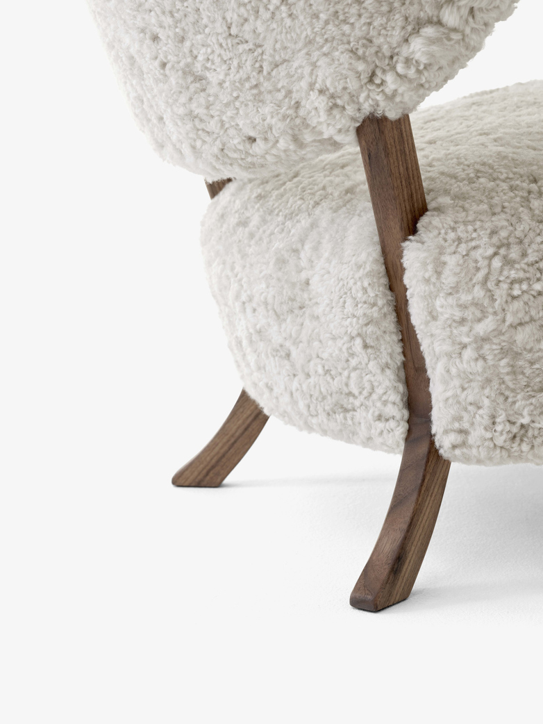 Wulff Lounge Chair - Sheepskin Moonlight 17mm - Walnut