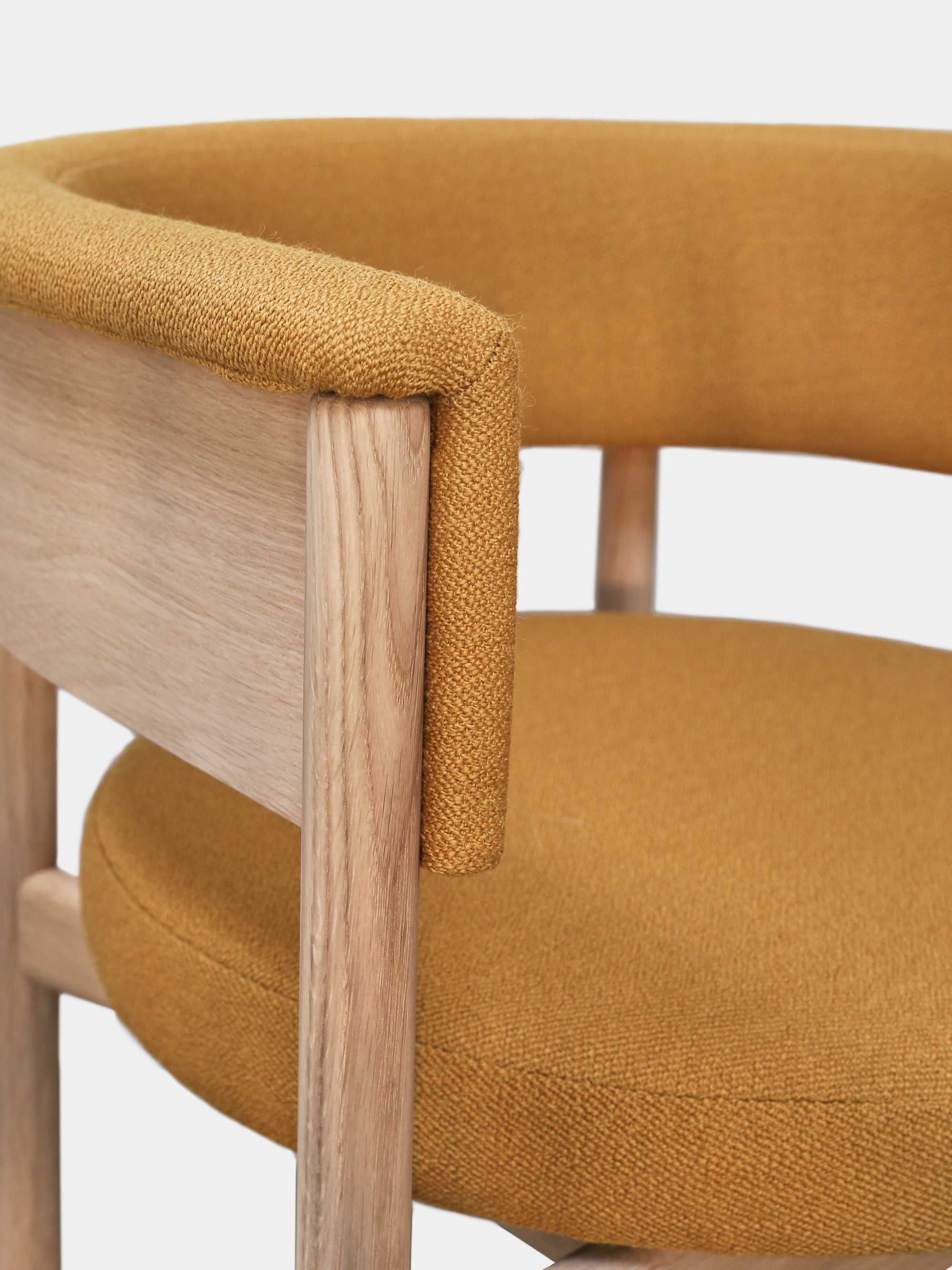 39132 6a7b6c7125 N Sc01 Chair Oak Upholstered Vidar 723 4 Portrait