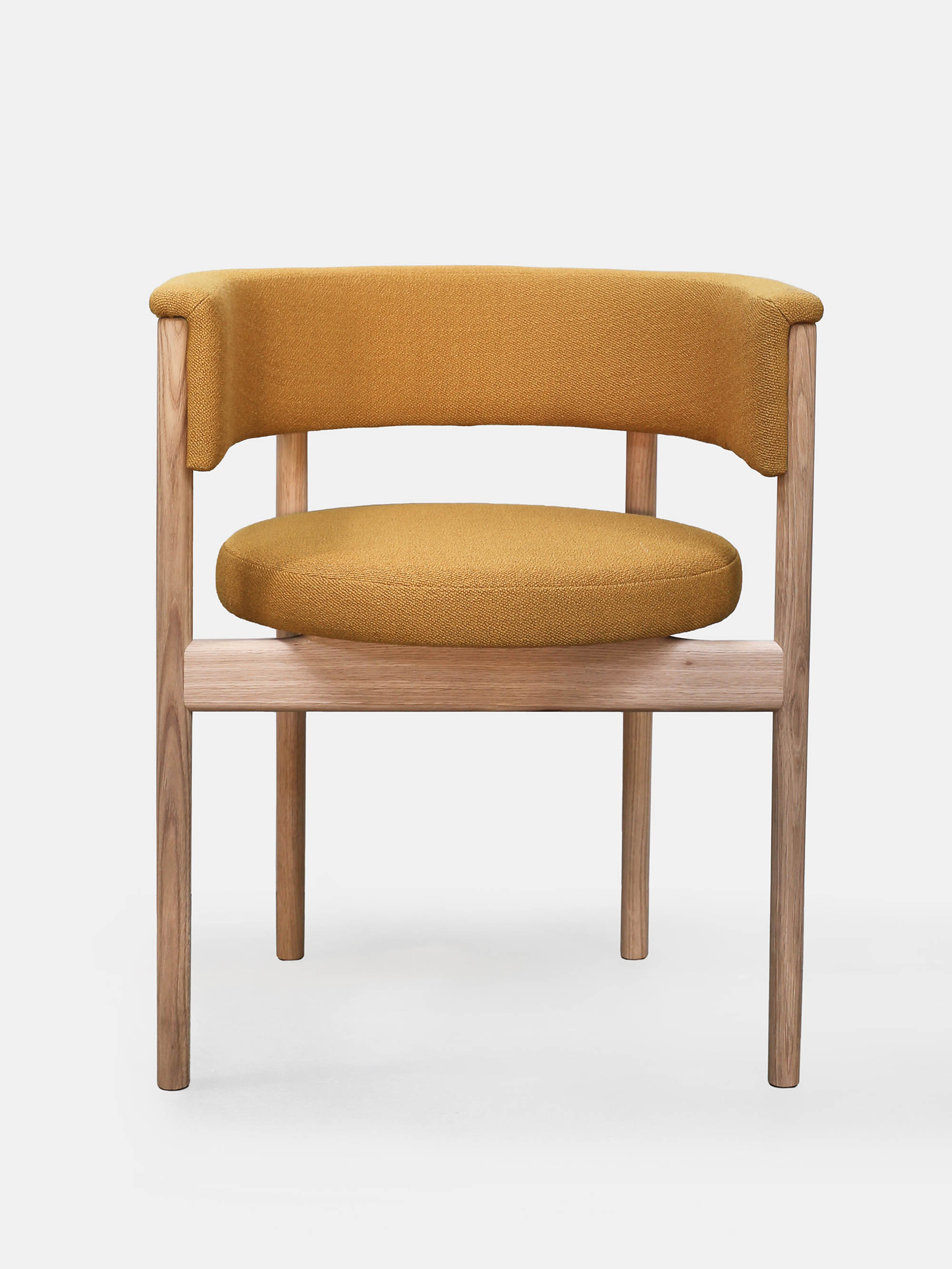 39132 8d5a2348a4 N Sc01 Armchair Vidar 472 Front Portrait
