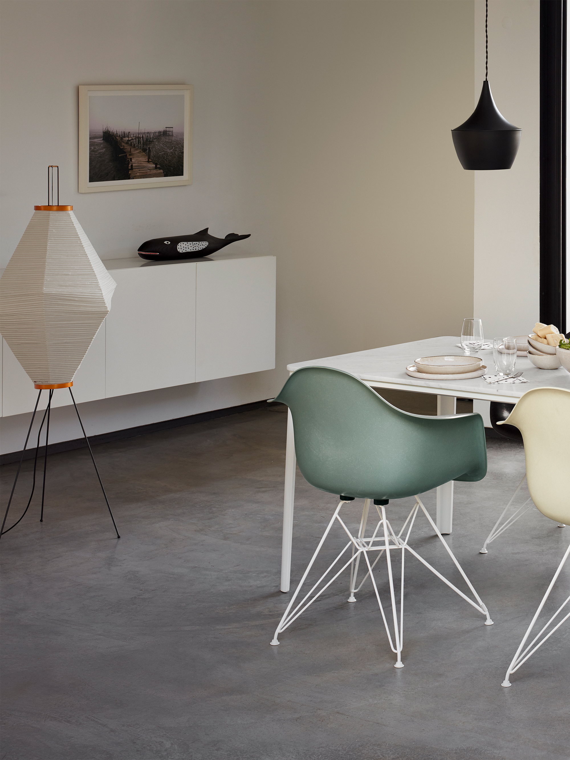 39767 5c931bc096 3385567 Eames Fiberglass Armchair Dar Eames House Whale Plate Dining Table Akari 13a Wire Chair Master Portrait