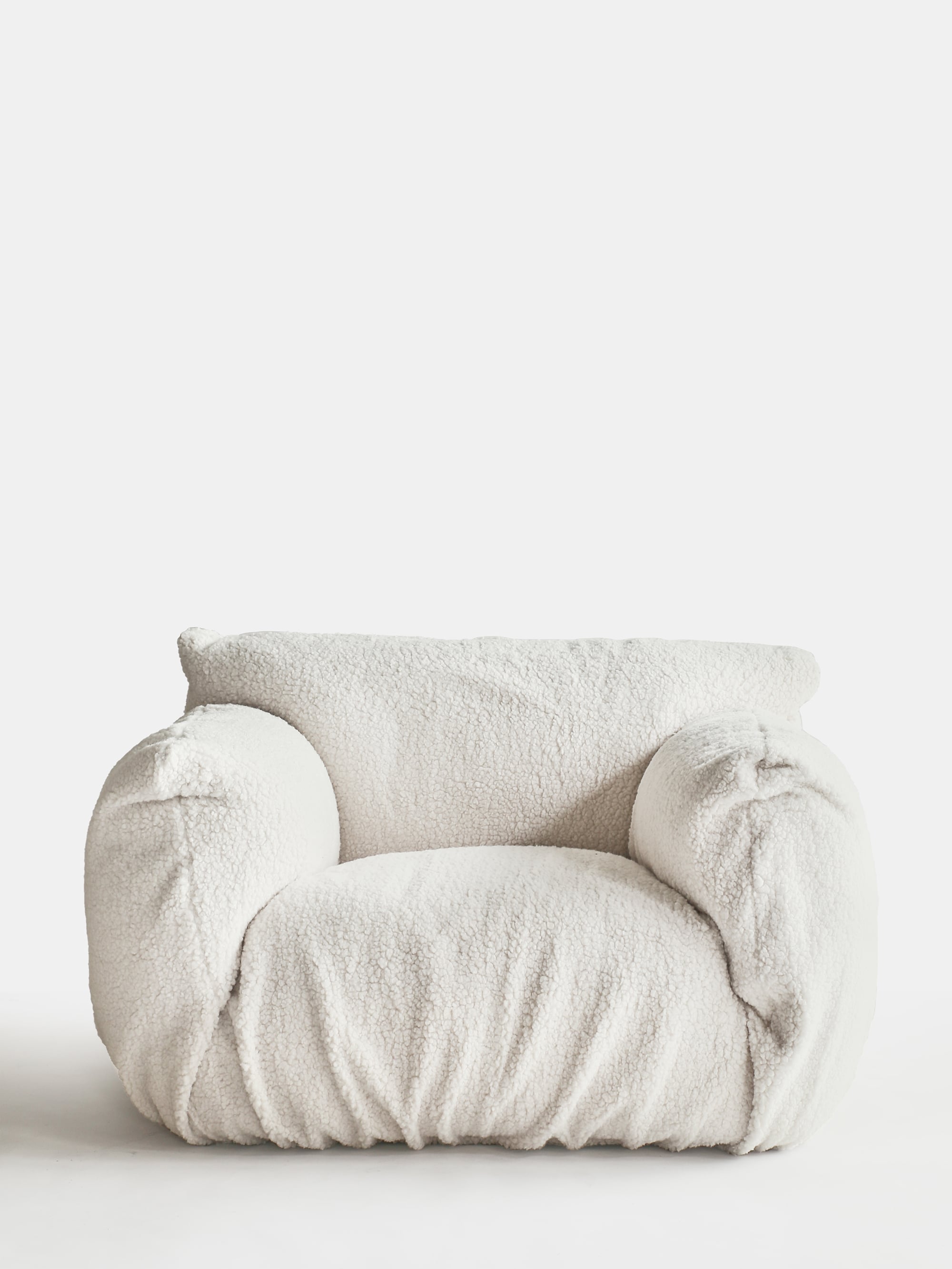 39853 7e33f31433 Gervasoni Nuvola 09 Lounge Chair Bear Polar Portrait