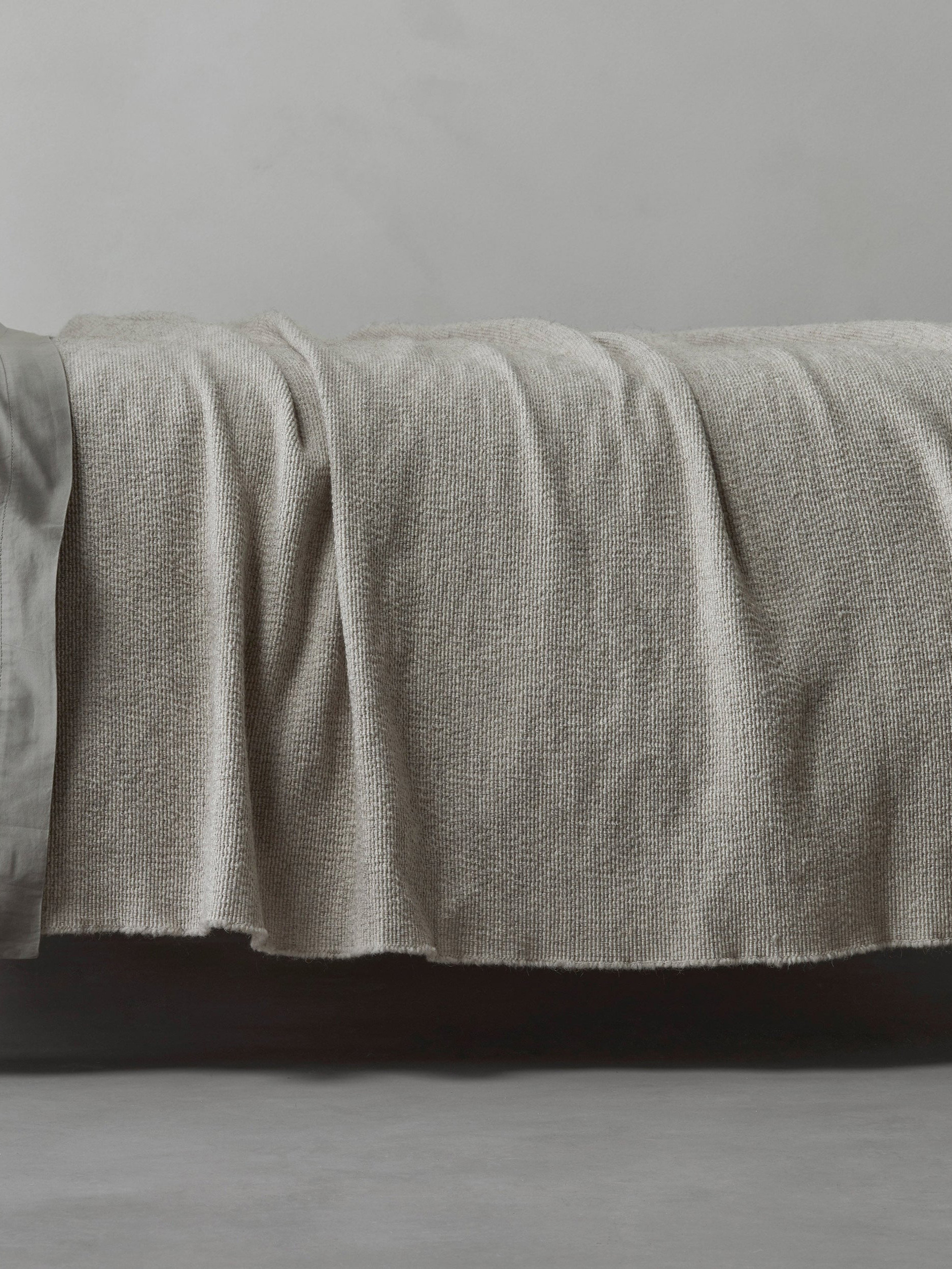 39859 E080ce2a95 Linea Blanket 220x240cm 202 Mastice Portrait