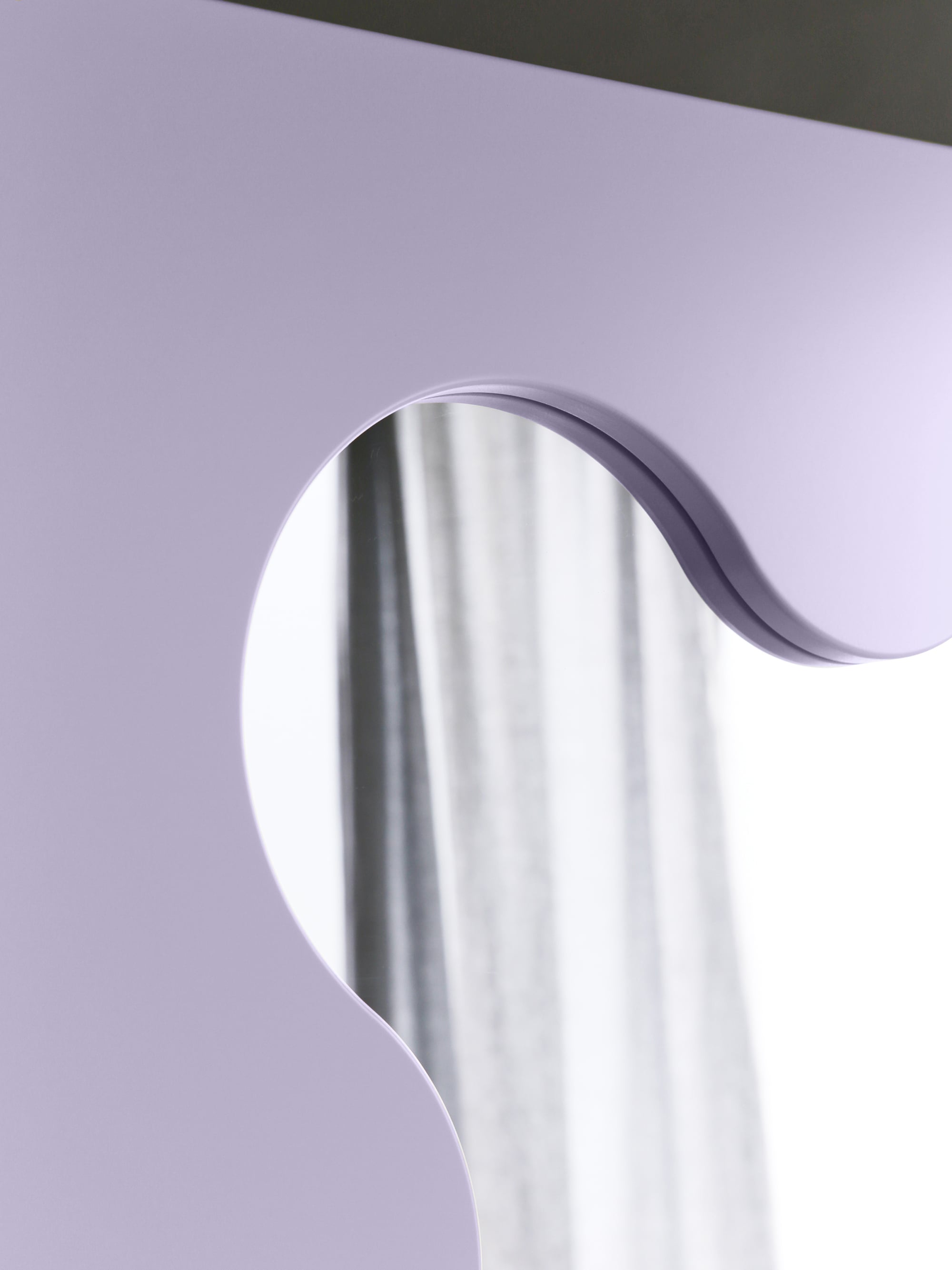 40399 C70430f191 Curvy Mirror Lilac 1 Portrait