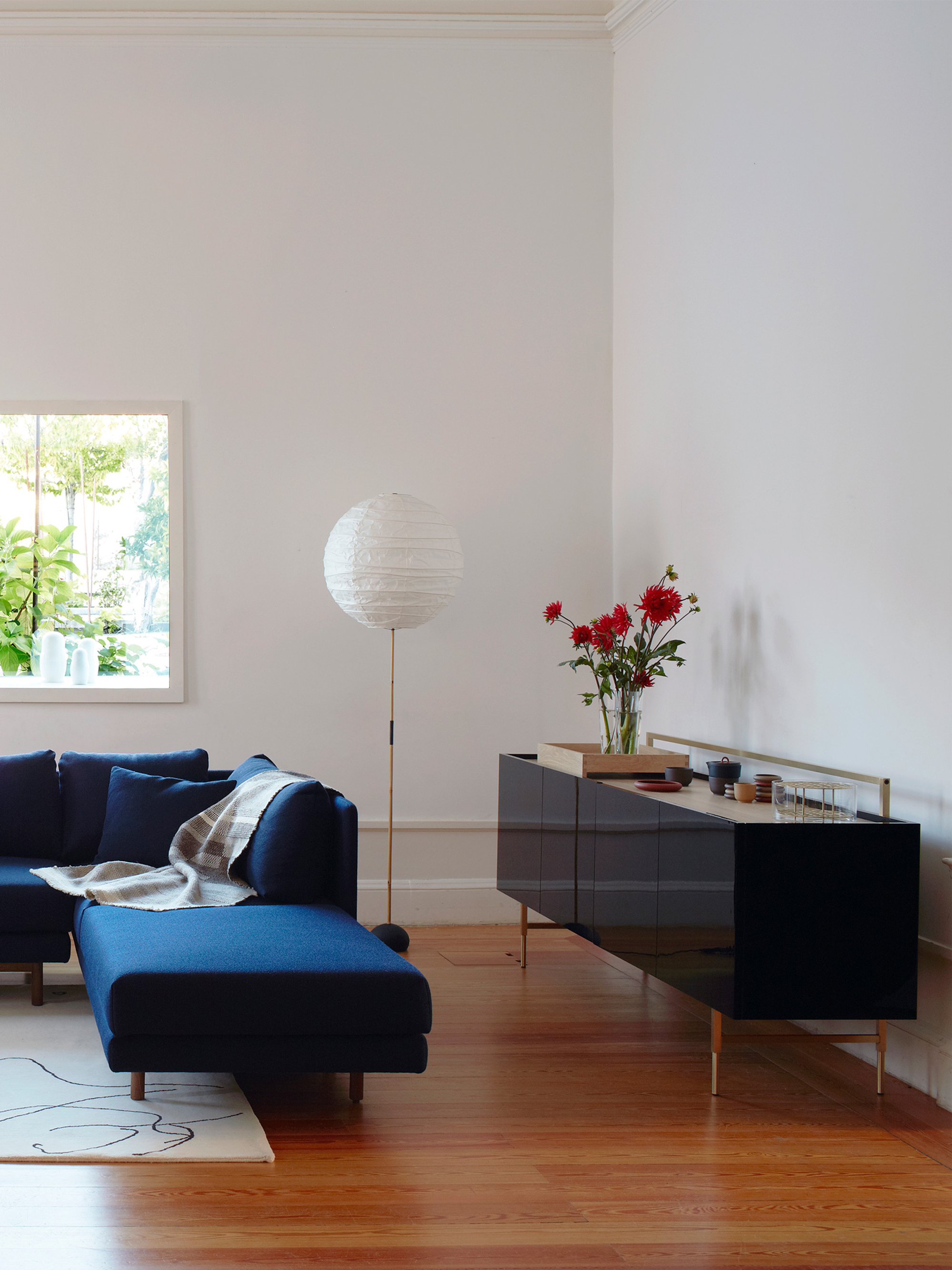 40584_bf88951d62-frame-sofa-by-neriandhu-lifestyle-photo-by-yuki-sugiura-landscape-zoom.jpg