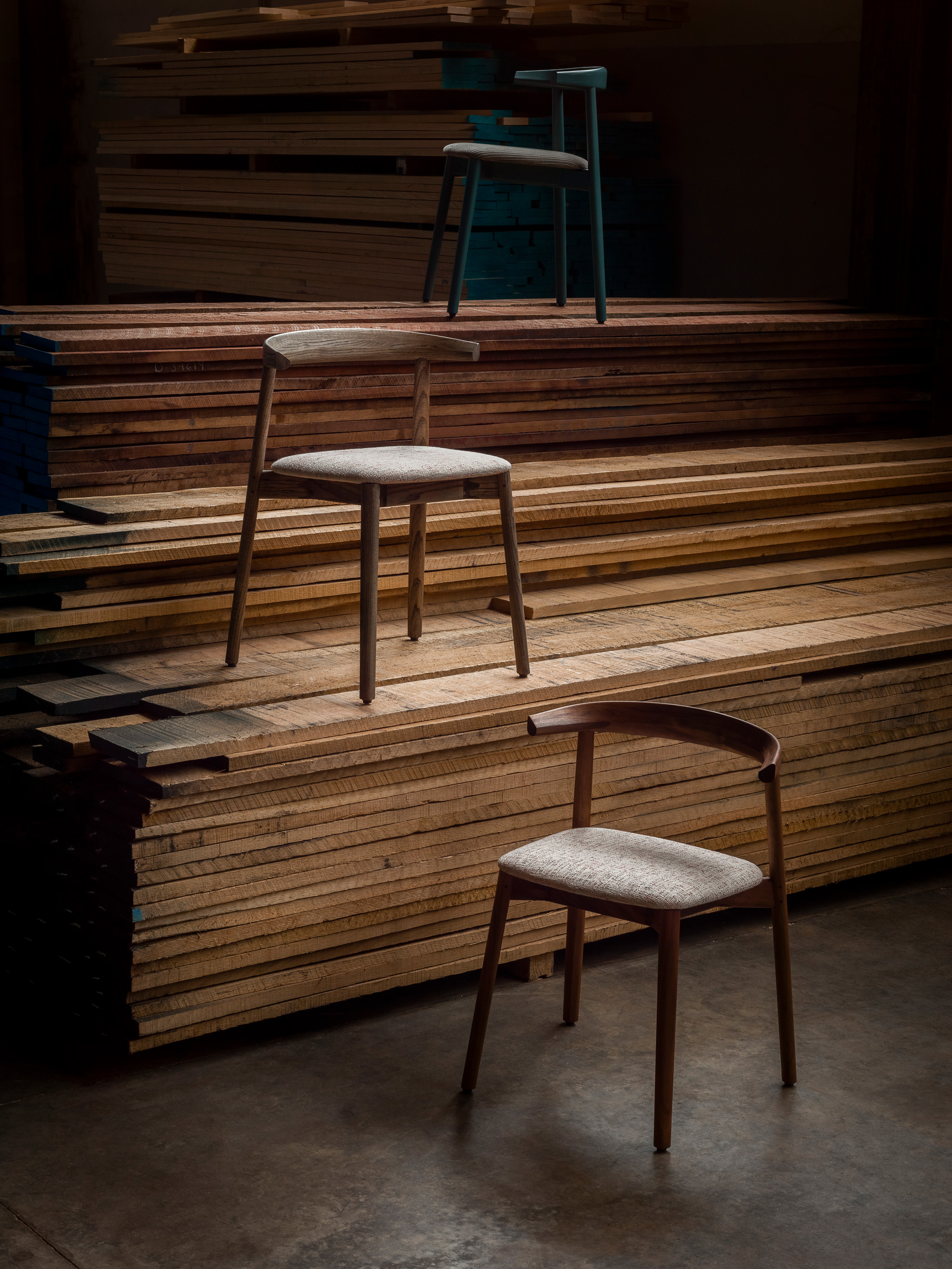 40586 C917317f3f 410s Upholstered Ando Chair By Matthew Hilton For De La Espada Photo By Carlos Teixeira Portrait