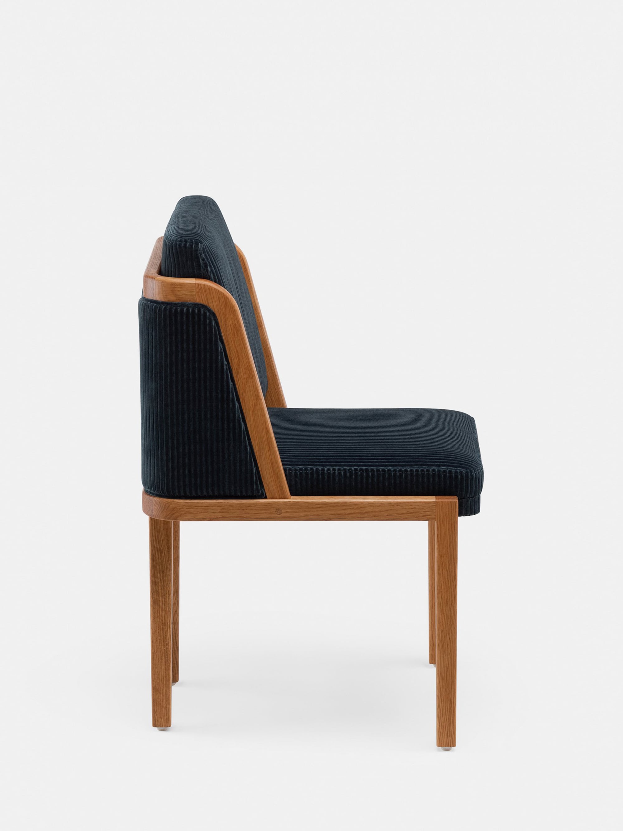 40596 Aee75b8100 Throne Dining Chair With Upholstery By Autoban For De La Espada In Danish Oiled Oak And Phlox 883 Side Whitebkgrnd Zoom Portrait