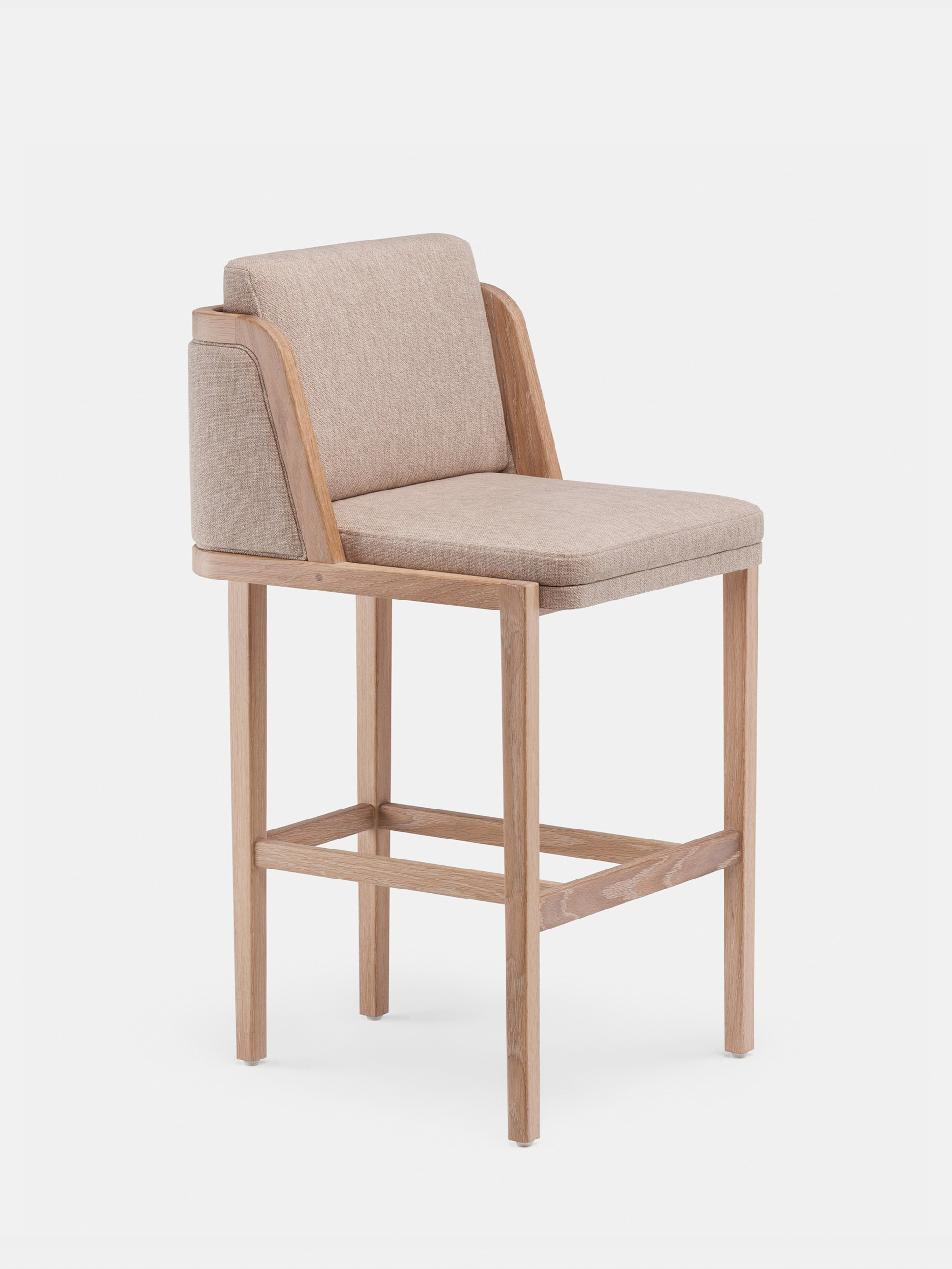 40599 77099233ff 1 Throne Bar Stool With Upholstery By Autoban For De La Espada In White Oiled Oak And Clay 010 Fabric Whitebkgrnd Original Zoom Portrait