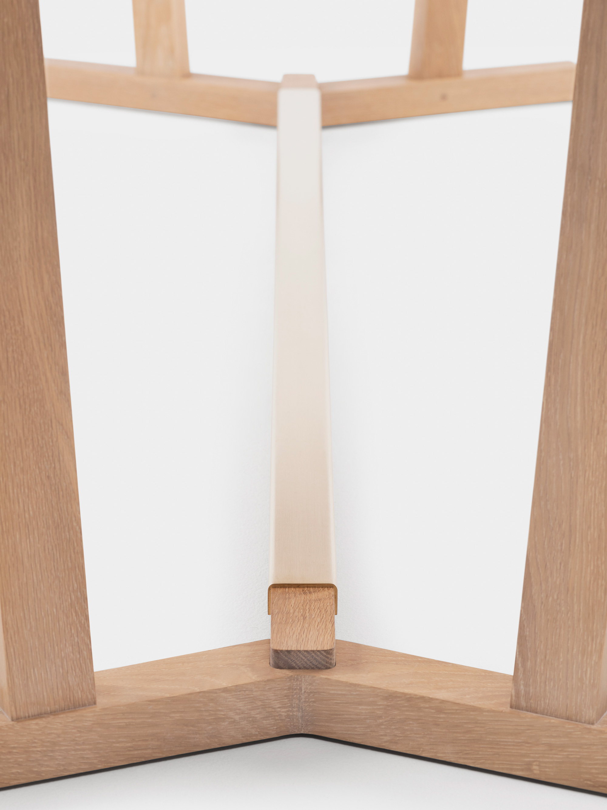 40612 631ff06608 764t Shaker Table With Timber Top By Neriandhu In White Oiled Oak Detail2 Whitebkgrnd Portrait