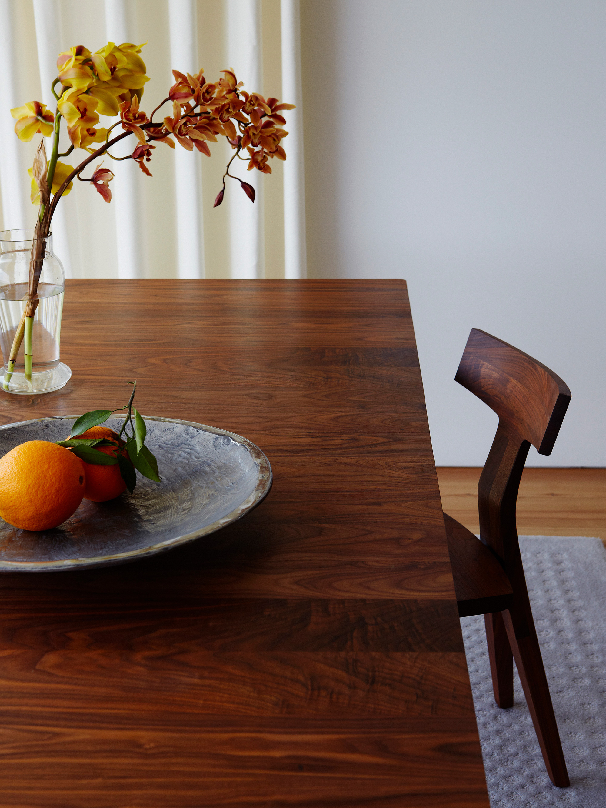 40619 A3e2474eac Detail Of Light Extending Table By Matthew Hilton 3 Photo By Yuki Sugiura Portrait