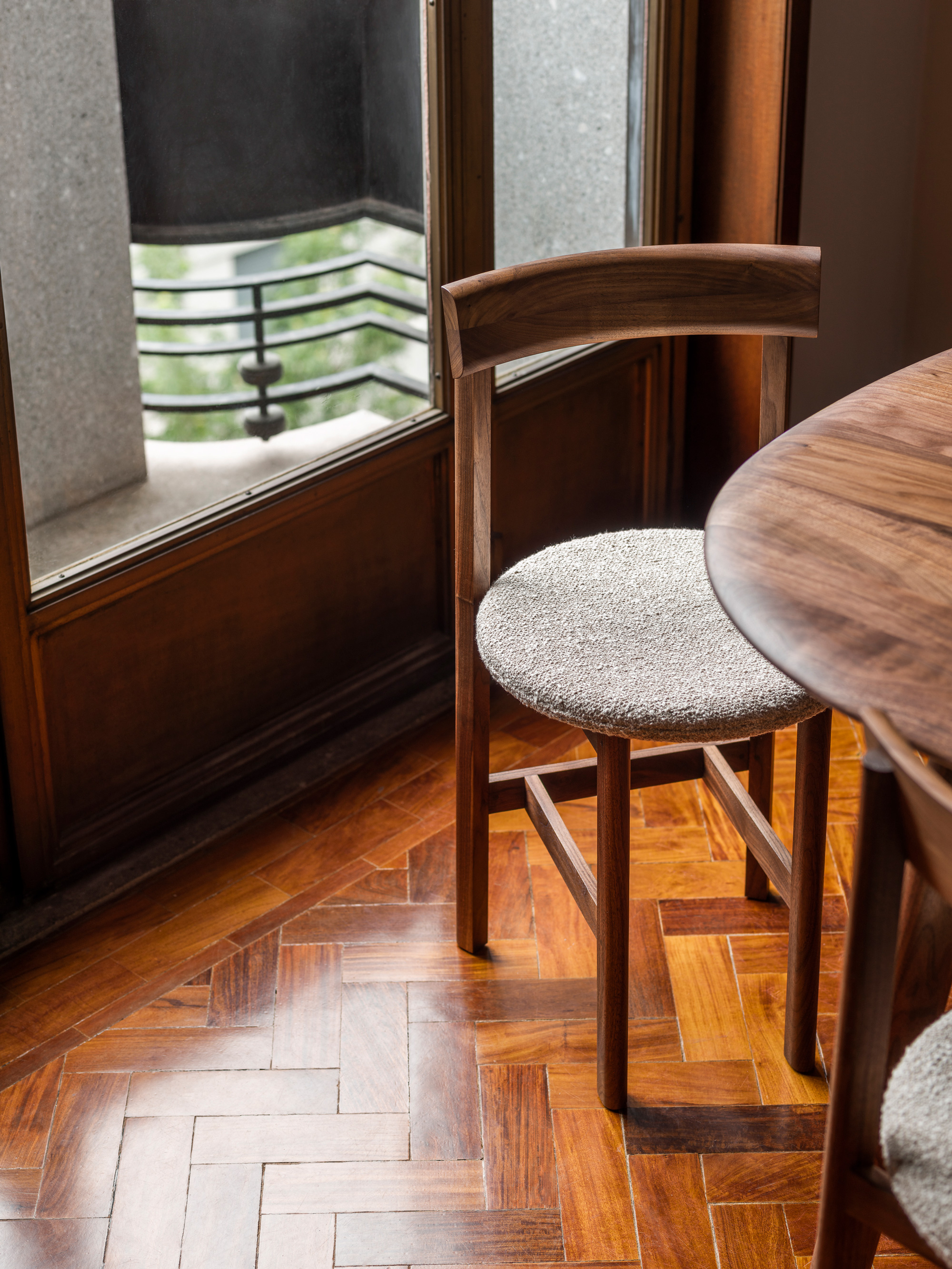 40638 41b59832e6 Petit 4 Chair By Neriandhu Photo By Carlos Teixeira Portrait