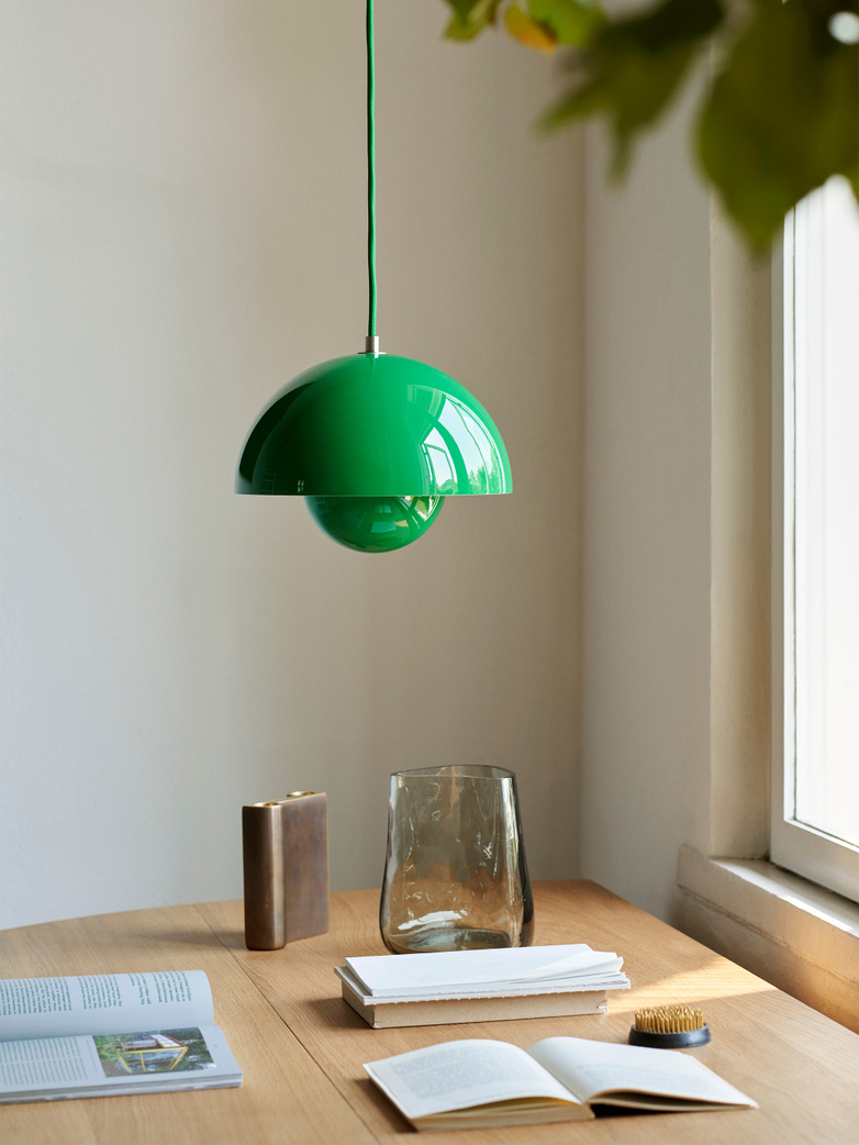 Flowerpot Pendant VP1 - Signal Green