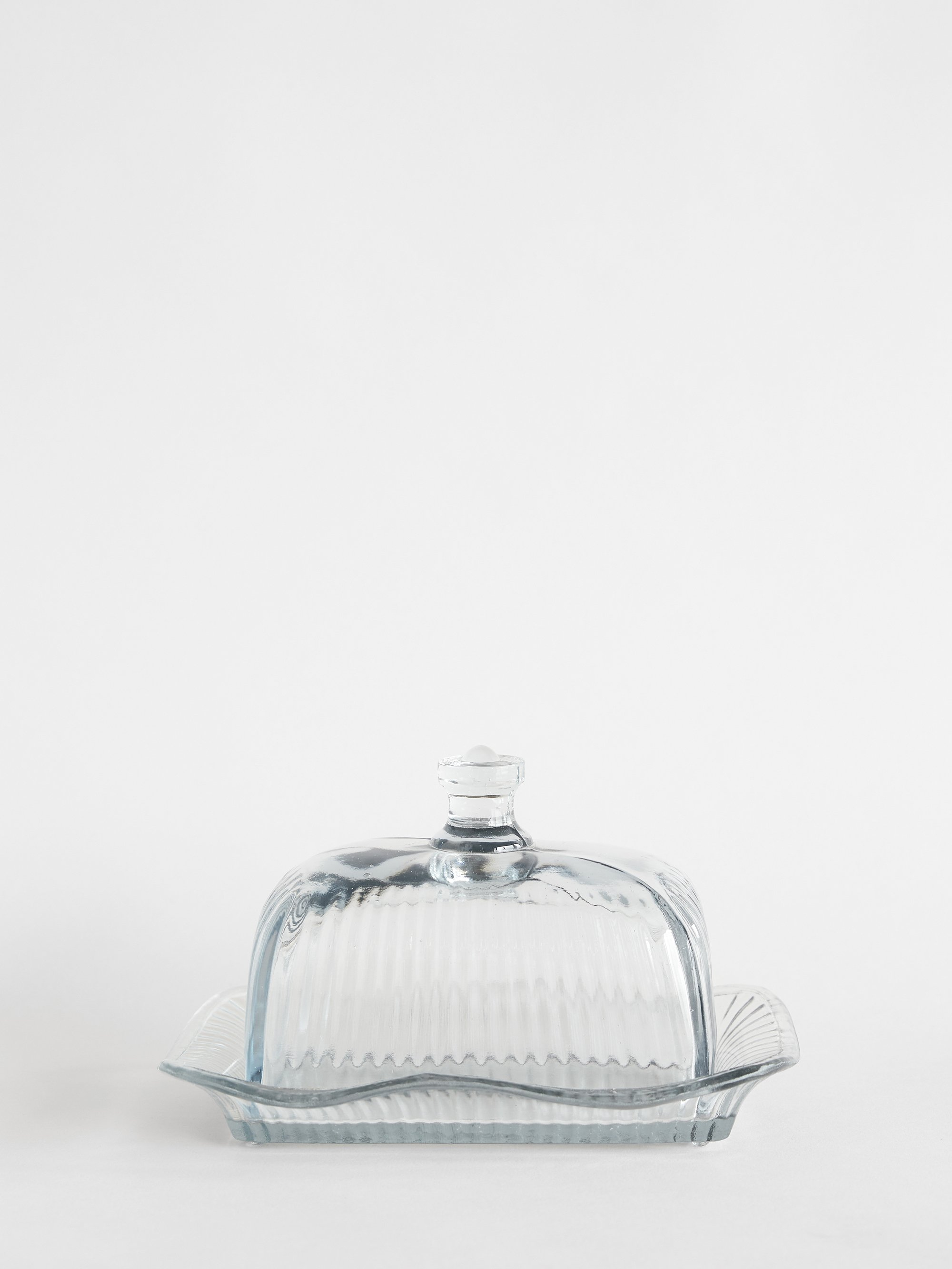 40790 F4ec8077f2 40790 F3e2d2441a Butter Dish In Clear Glass 2 Zoom Shift Portrait