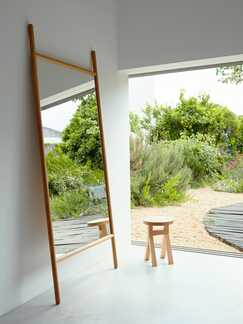 Commune Stool