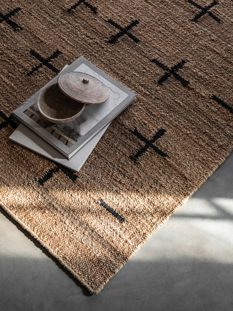 Jute Cross Black