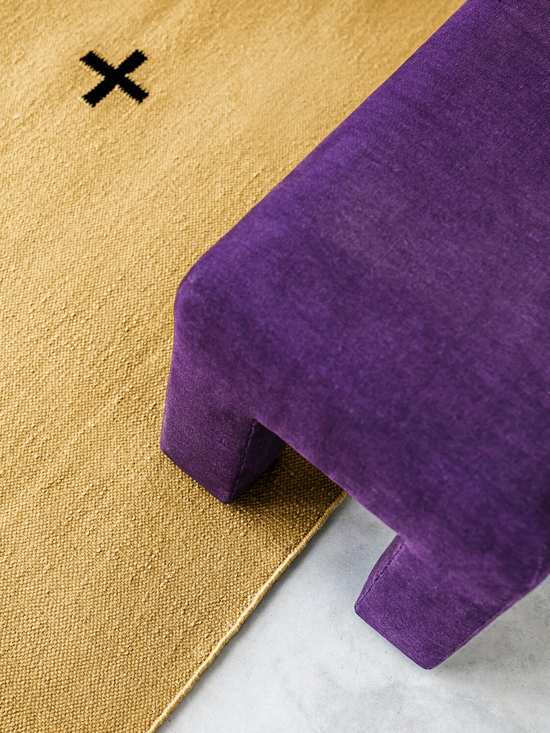 Plus Mustard/Black 300x400