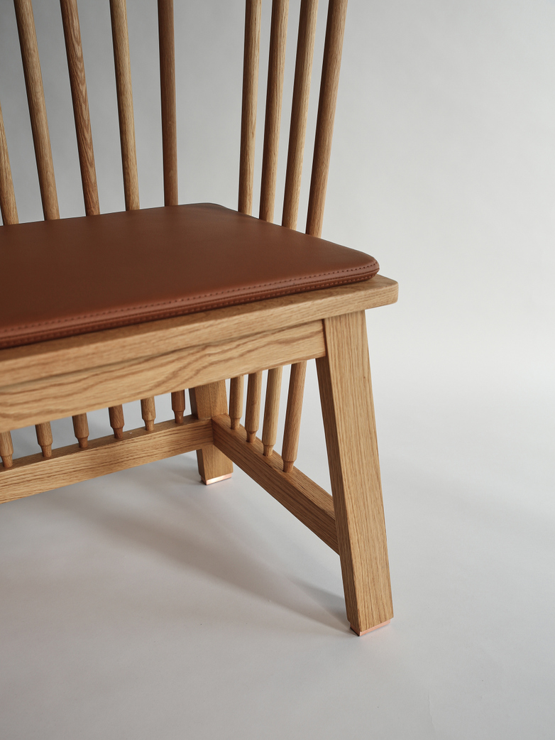 Settle Bench - Oiled Oak - with Leather Seat Pad