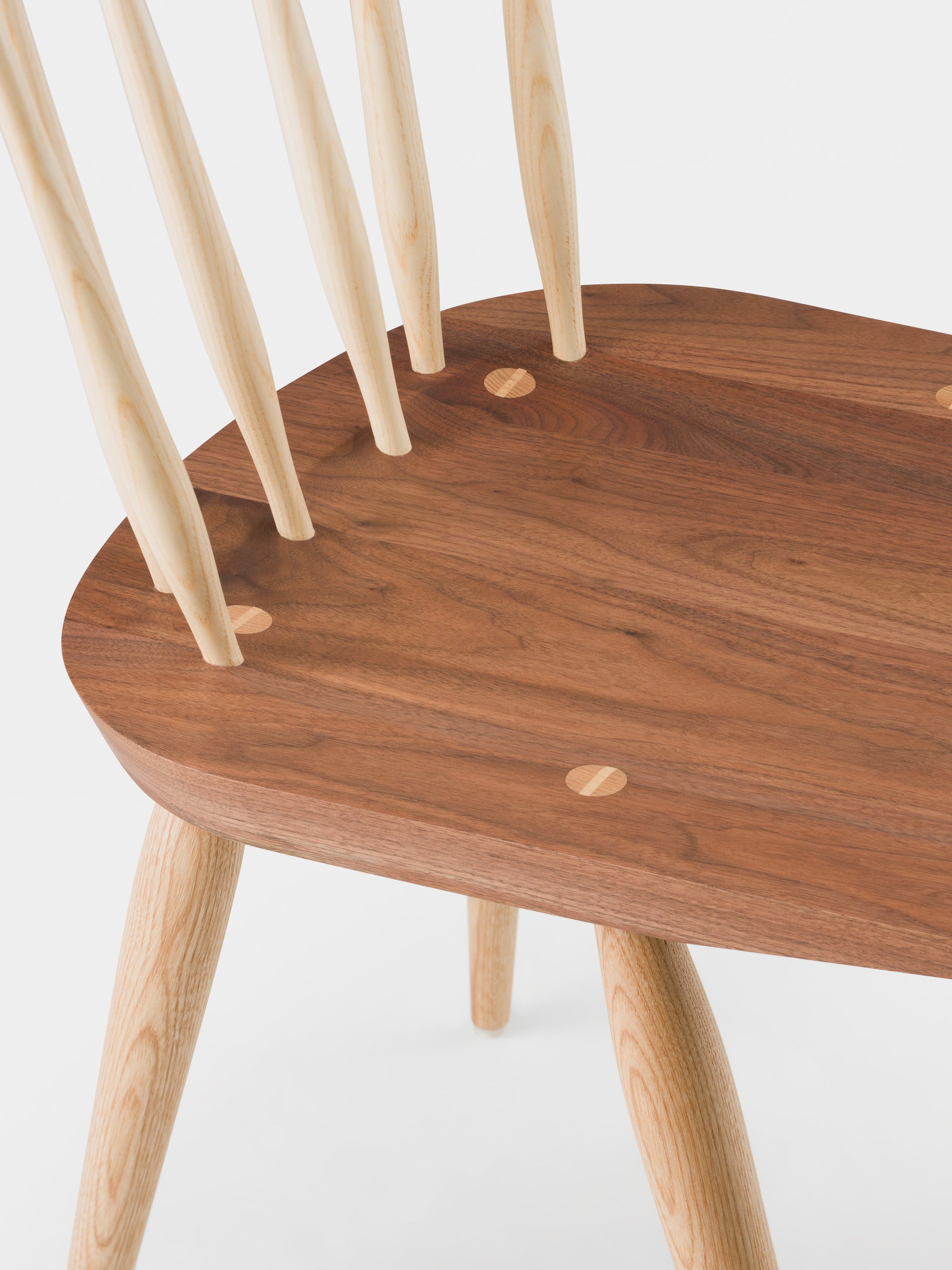 41097 Bc35715bba 362 Hastoe Windsor Chair By Matthew Hilton In Danish Oiled Ash And Walnut Detail7 Whitebkgrnd Portrait