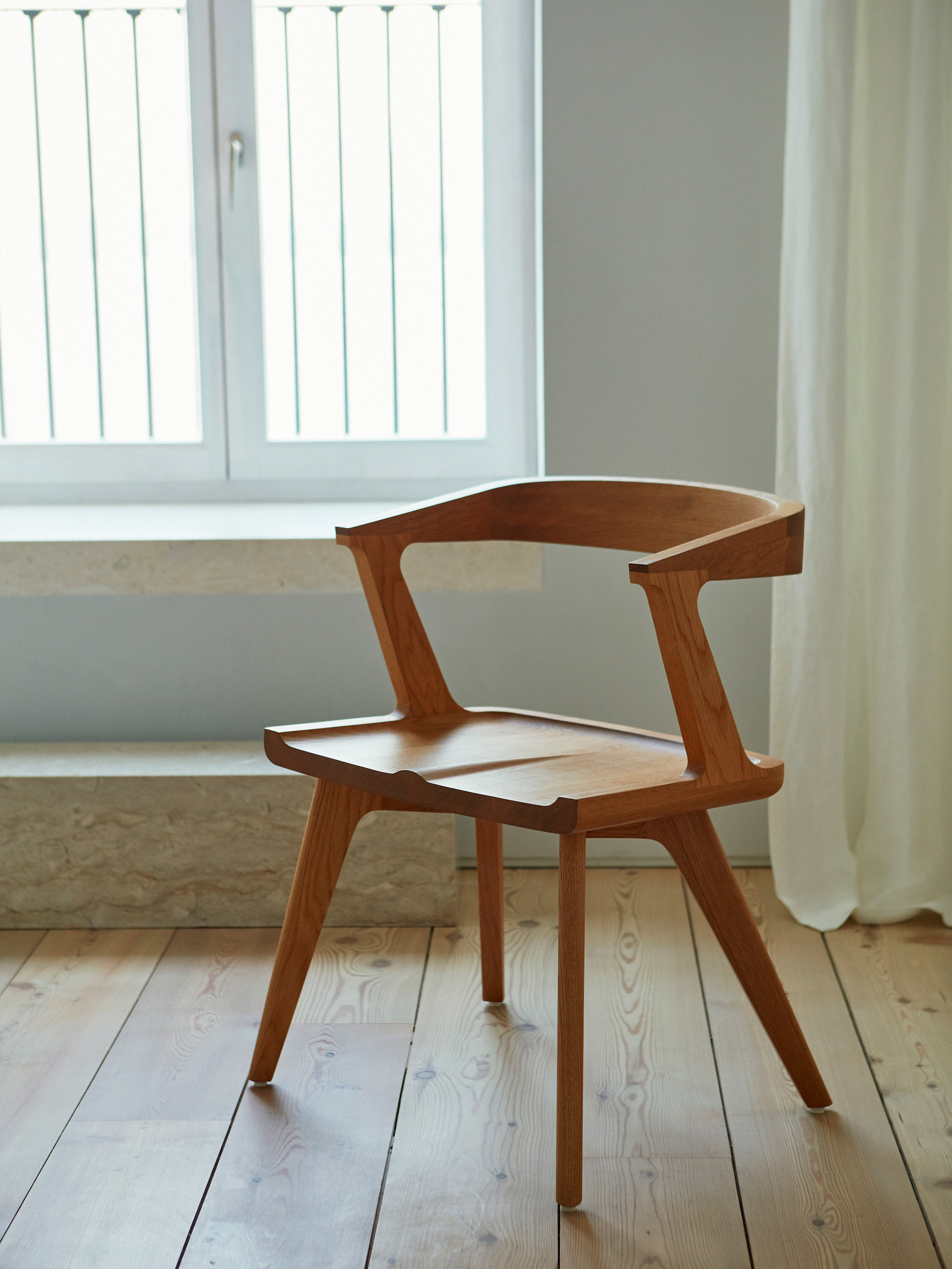 41112 8097ad5ff9 Colombo Chair By Matthew Hilton Photo By Yuki Sugiura Portrait