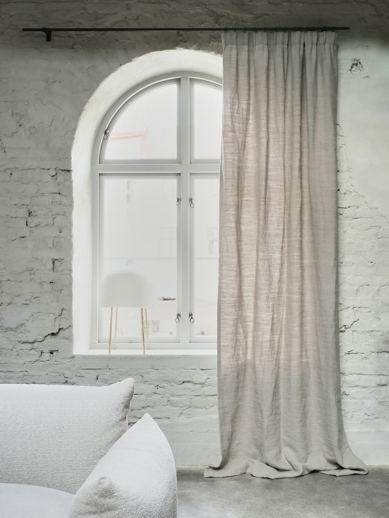 Astrid Benita Curtain