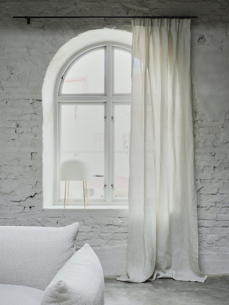 Astrid Savona Curtain