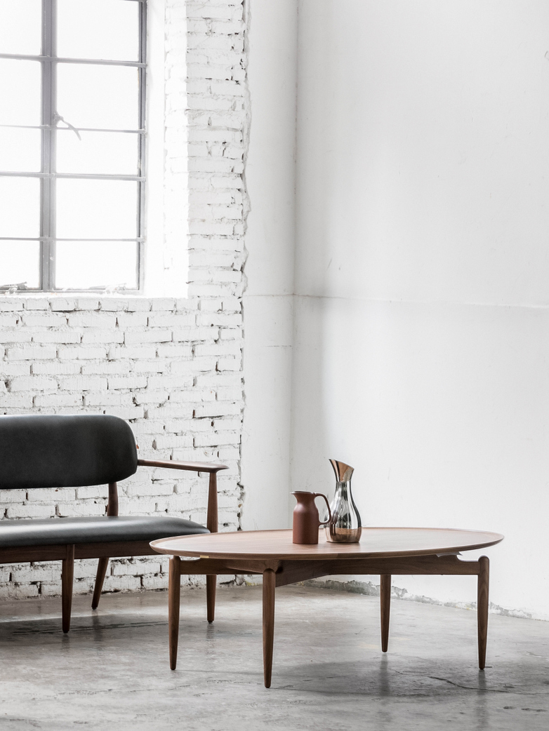Slow Oval Coffee Table