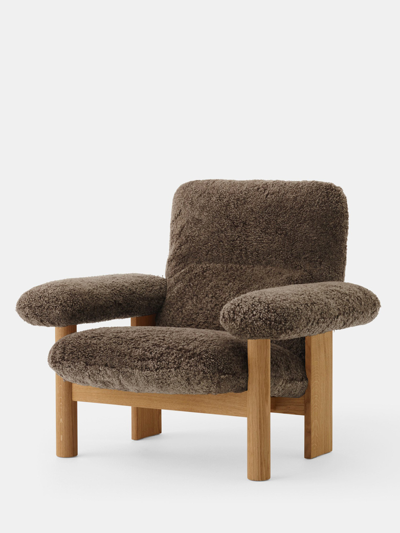 Brasilia Lounge Chair - Brown Sheepskin - Natural Oak