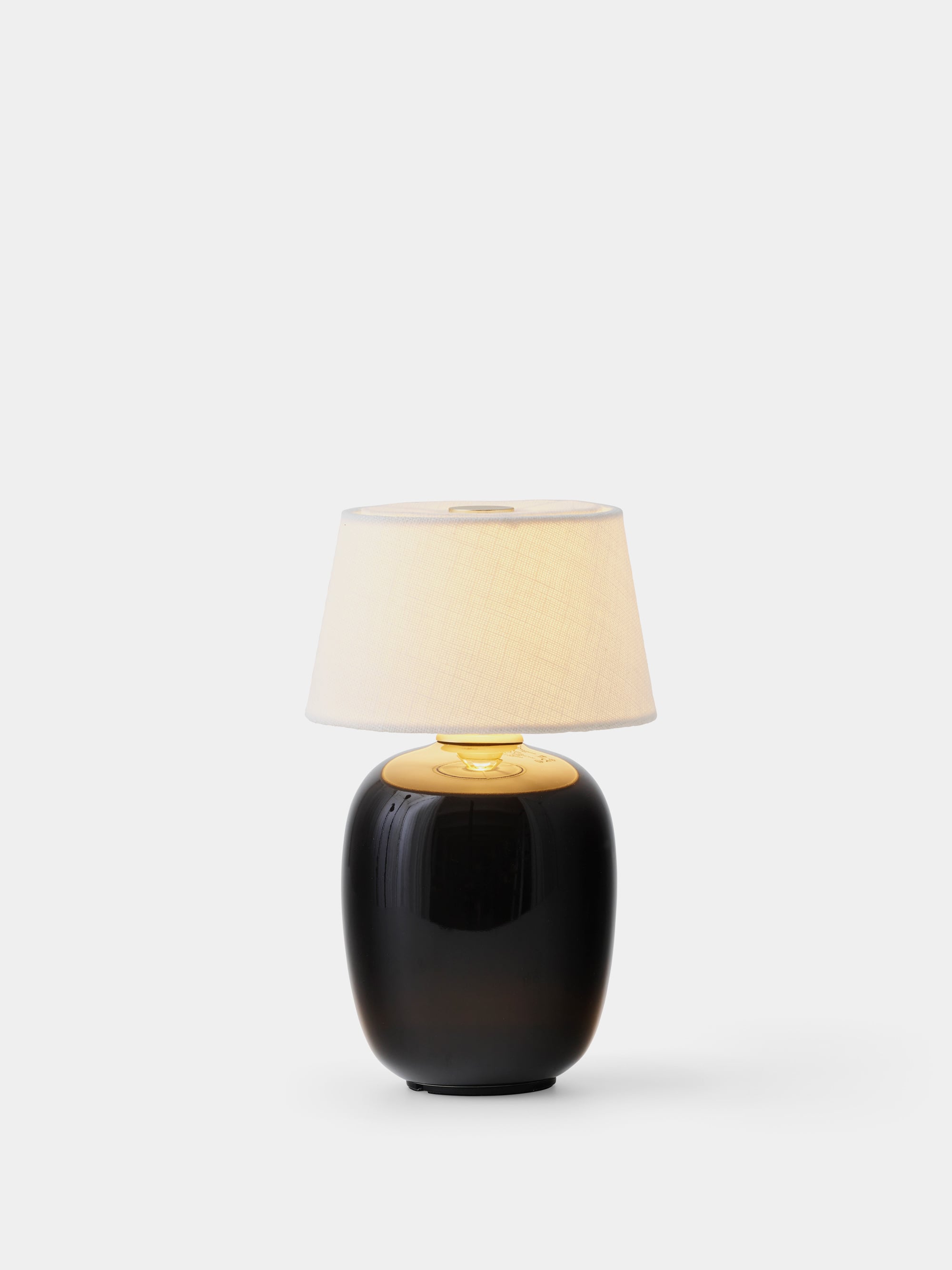 42001 55f2e388ce 1290539 Torso Table Lamp Portable Black Light3 Portrait