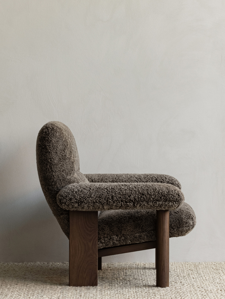 Brasilia Lounge Chair - Sheepskin