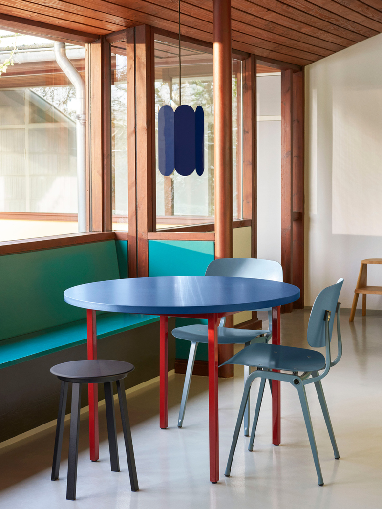 Two-Colour Round Table