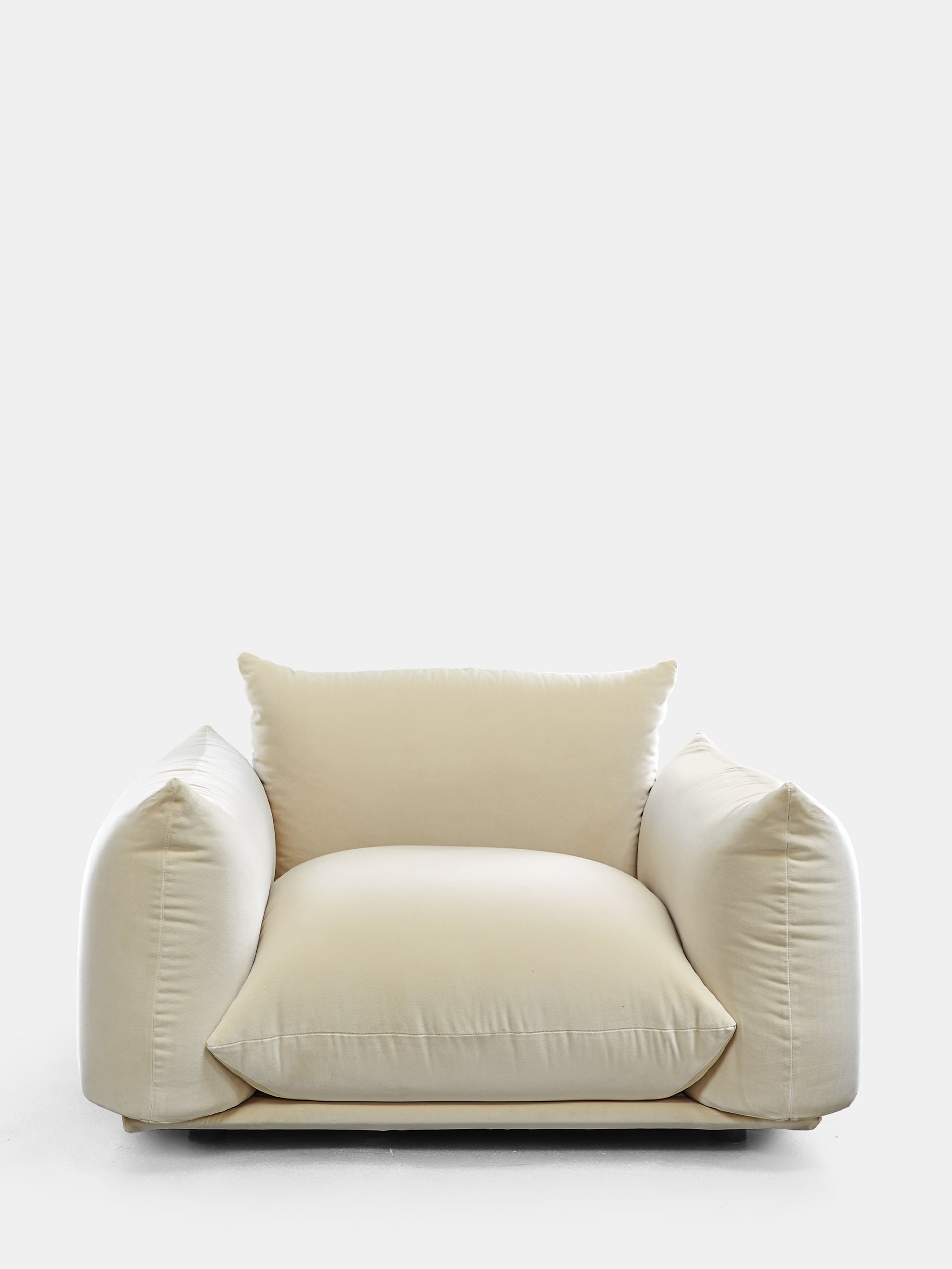 42740 E01d2136f1 Marenco Armchair Mistral 02 1 Portrait